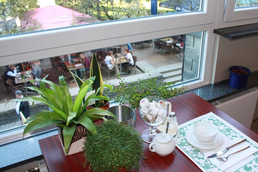 Hotel Roemerhafen Keulen Buitenkant foto